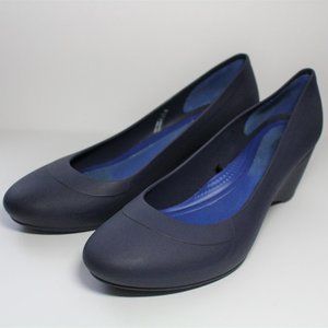 Crocs Womens Lina Wedge Pump Dual Comfort Heels Slip On Navy Blue - Size 8
